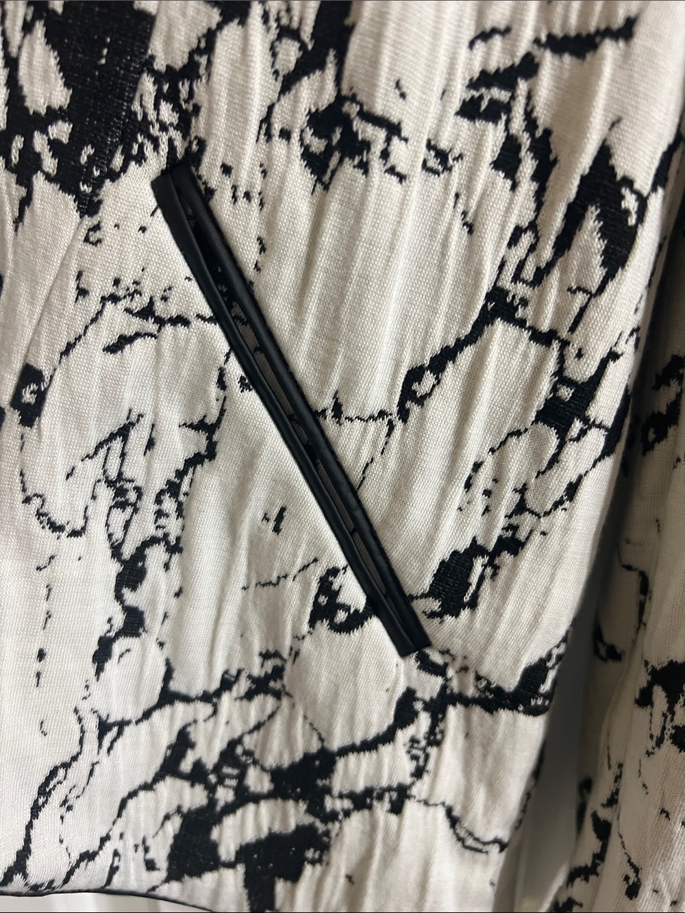 Calvin Klein Black & White Marble-Print Draped Blazer - Picture 7 of 11